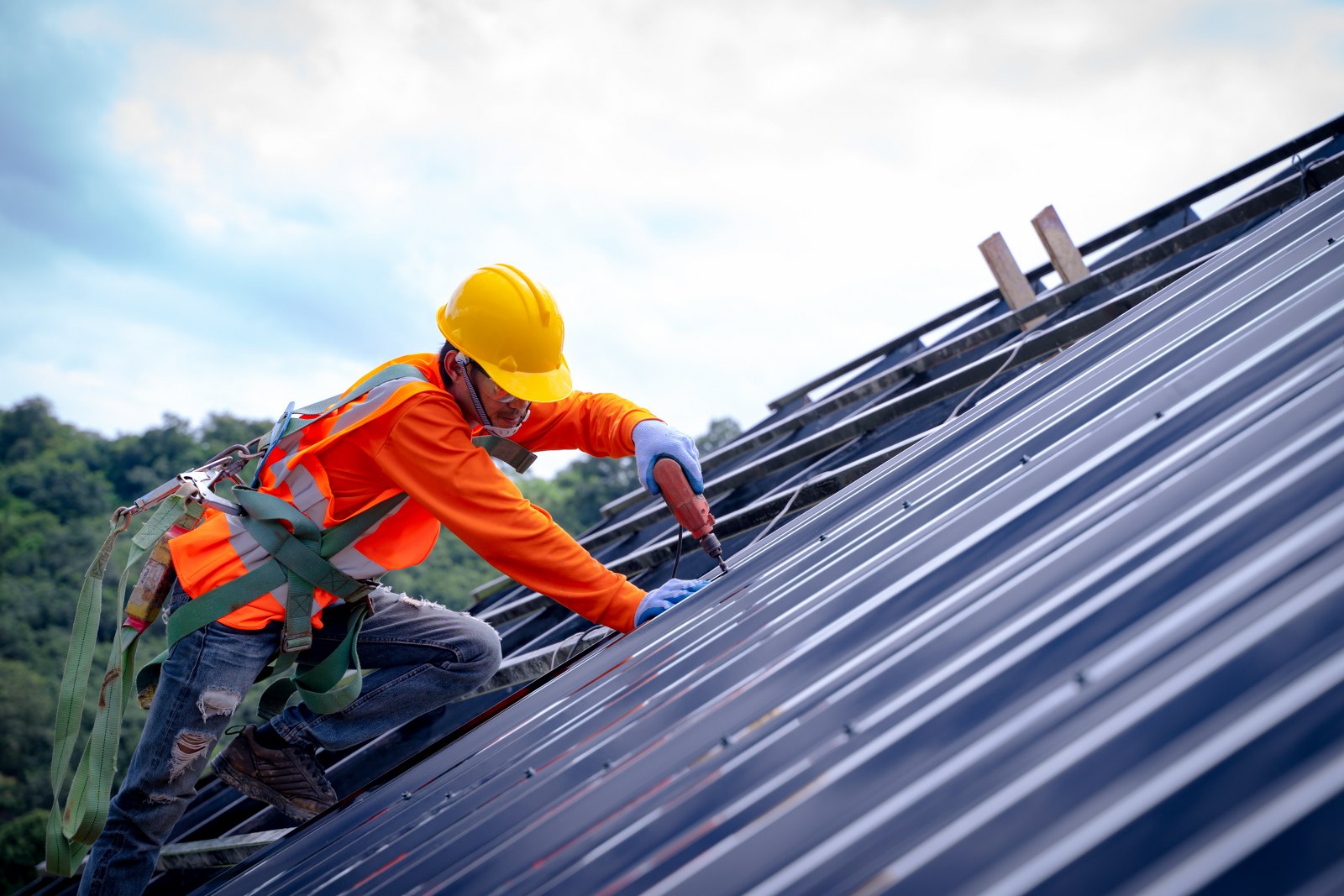 5 Reasons To Hire A Professional Roofer For Your Next Project
