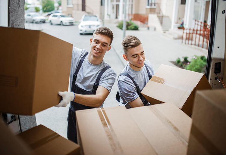 Weekdays or Weekends - What is Better When Hiring a Long-Distance Moving Company?