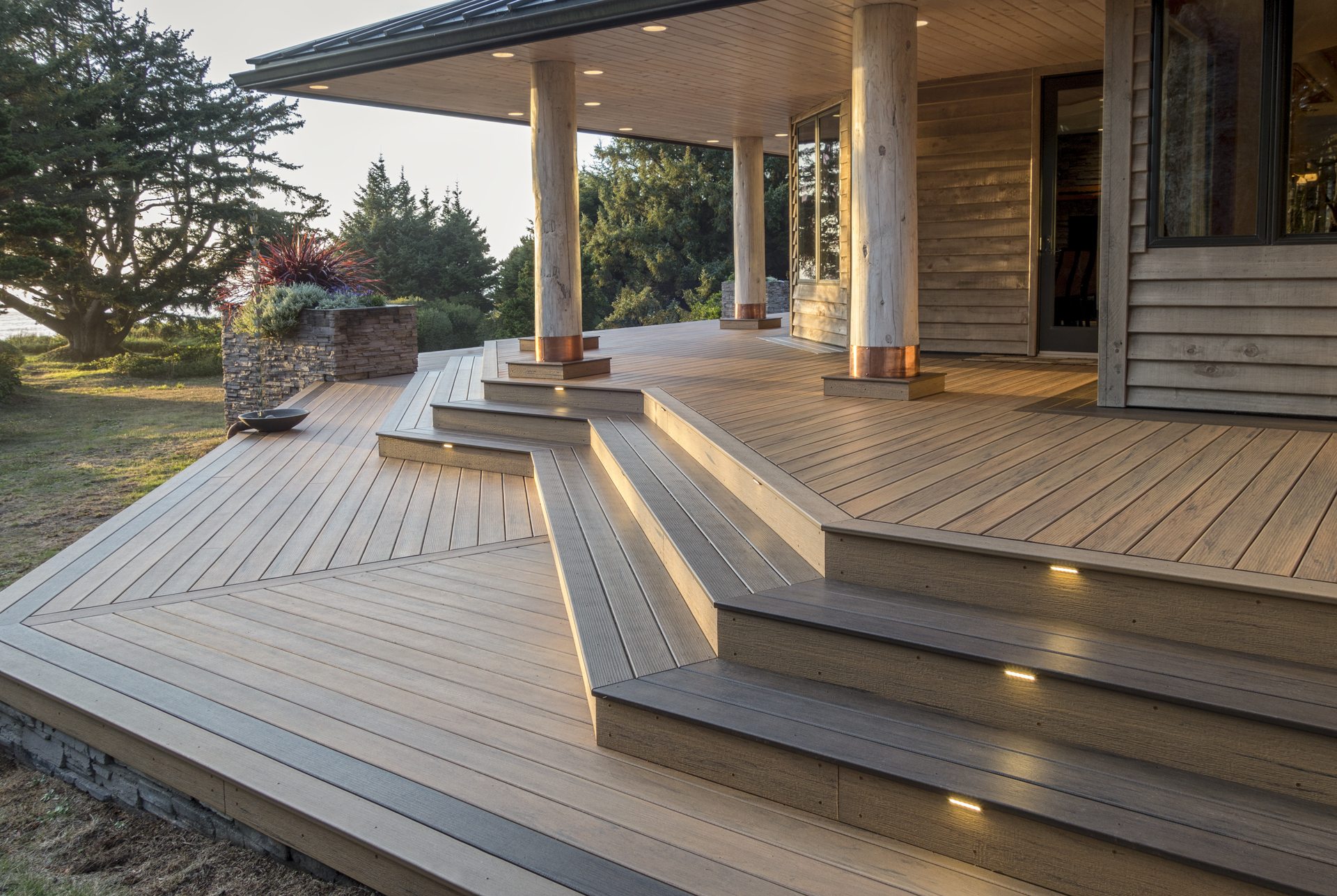 Azek Decking Reviews 2021: Amazing Outdoors in Style! - HousesItWorld