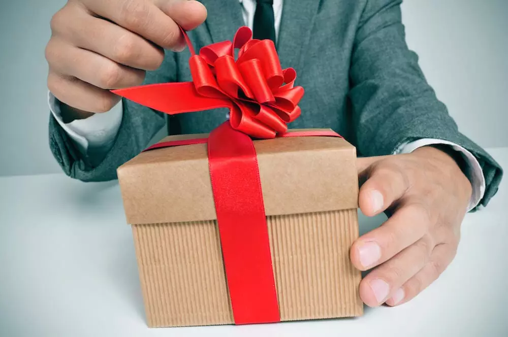 Choosing the Perfect Gift Bag: A Shopper's Guide