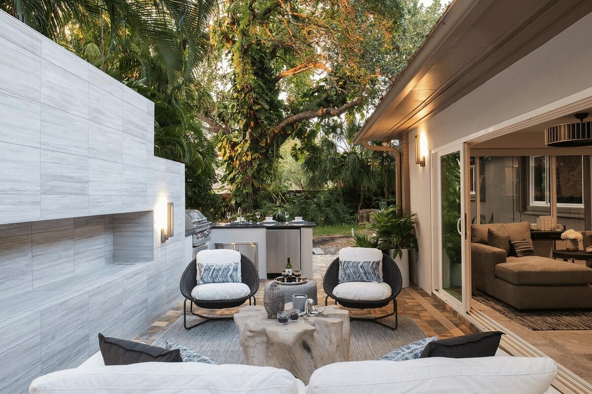 Decorating Tips for Outdoor Lounge Areas
