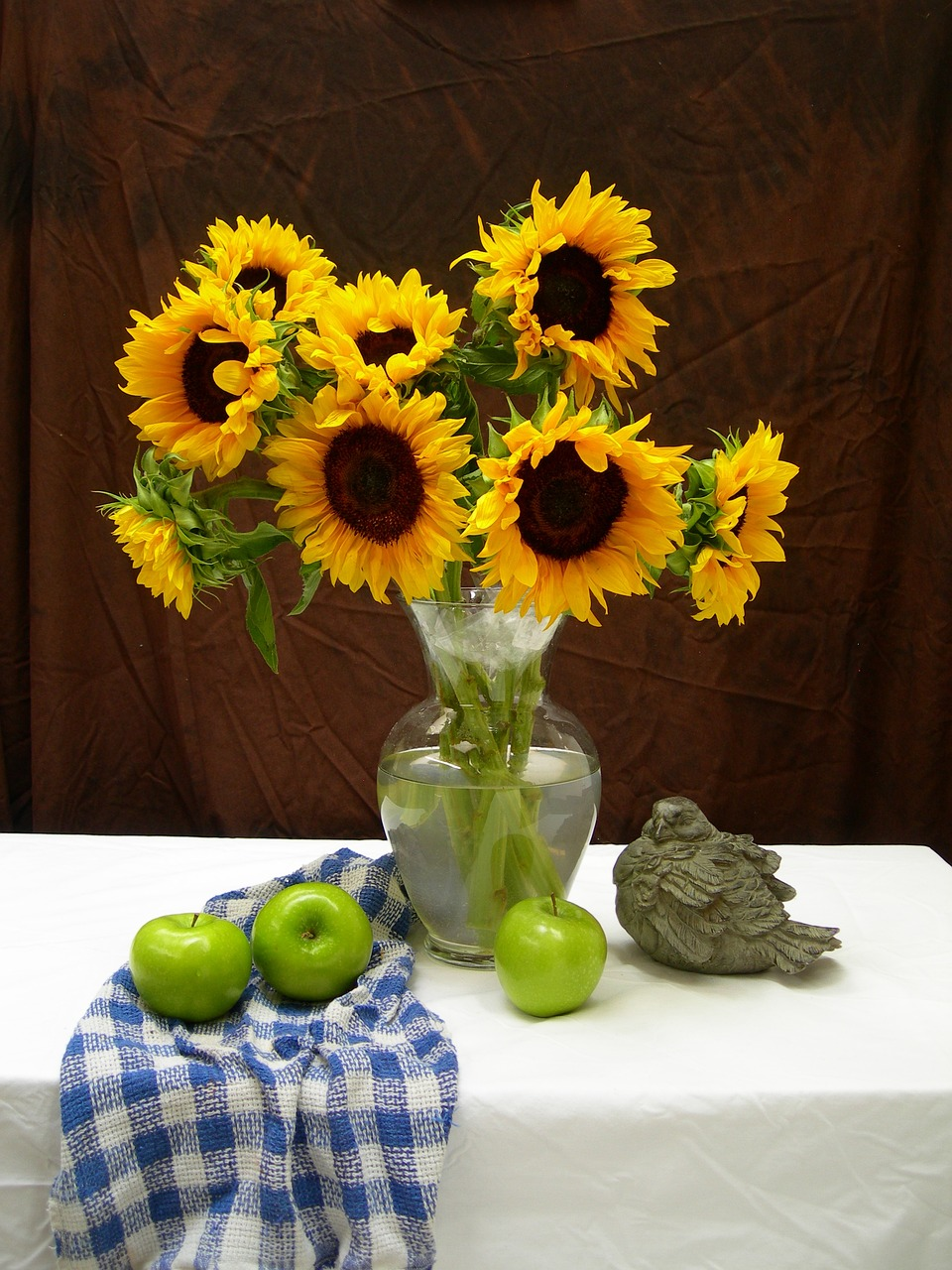 Tips for Selecting the Perfect Sunflower Bouquet for Your Space