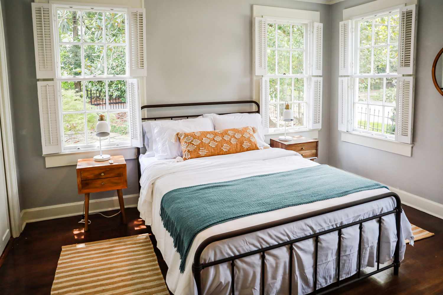 Creating a Cozy Guest Bedroom: Tips for Welcoming Overnight Visitors