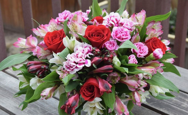 Spring into Romance: 10 Flowers To Give To Your Special Someone