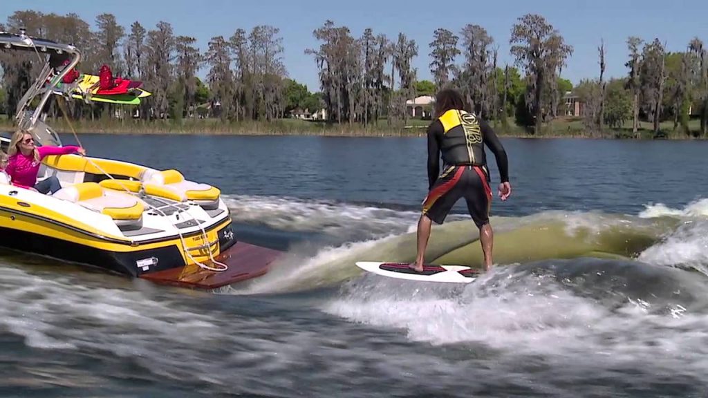 Essential Tips to Get into the World of Wakesurfing